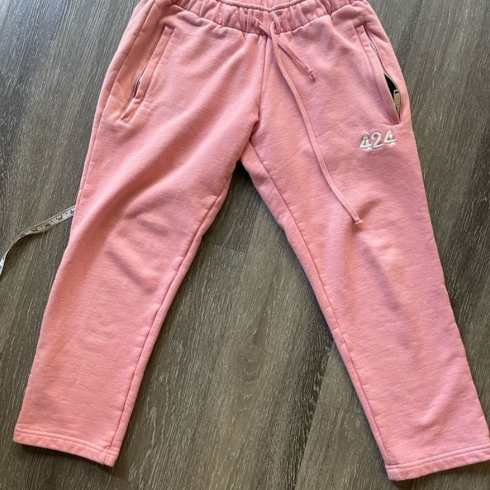 424 Fairfax Sweats
